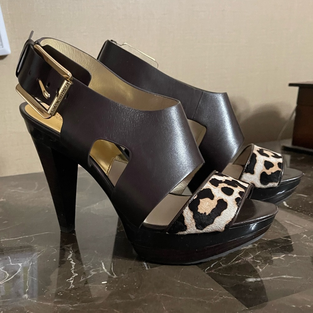 Size 7 Leopard front Michael Kors heels